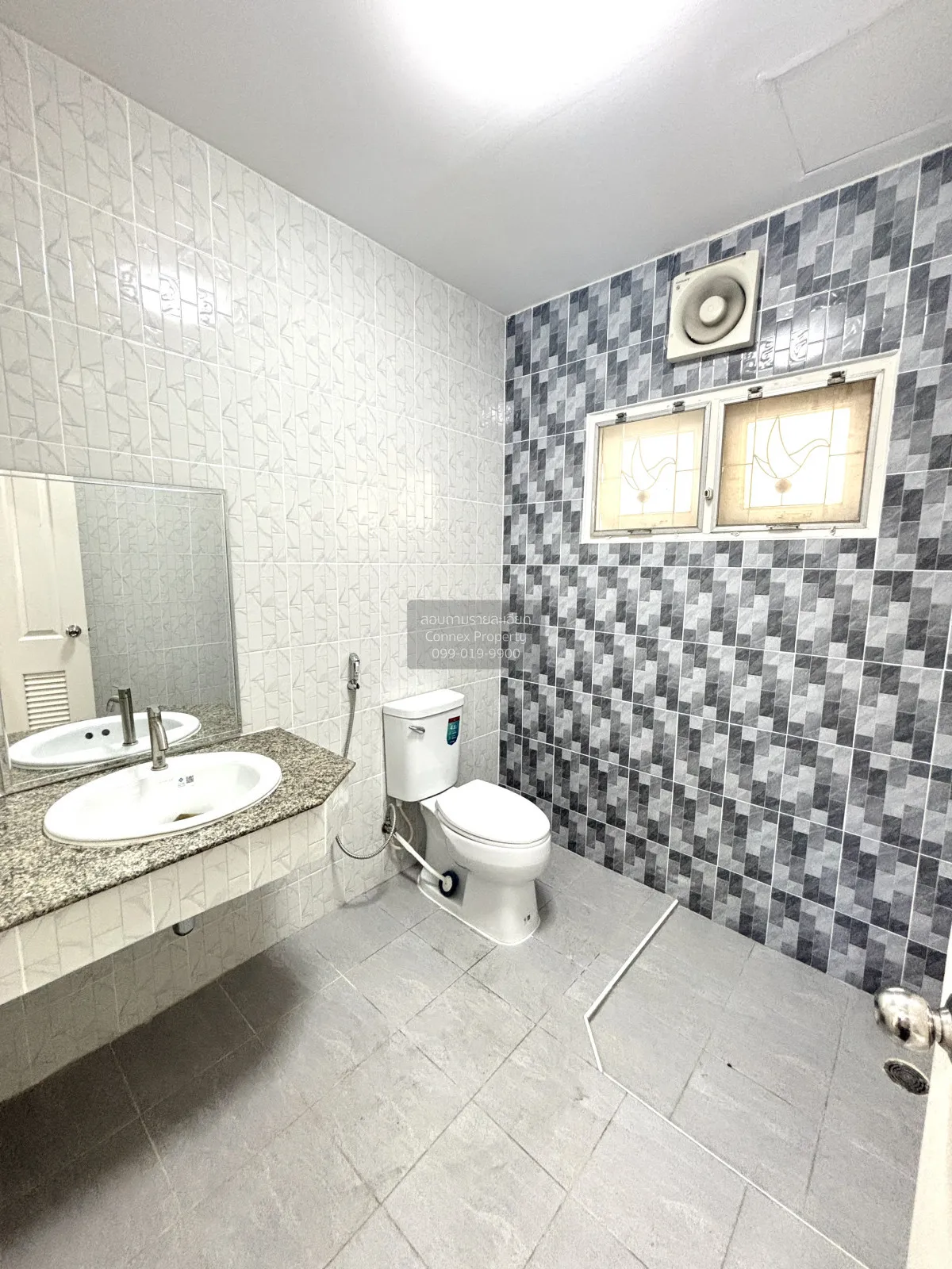 For Sale House , Baan Burirom Ramintra-Safari , corner unit , Sam