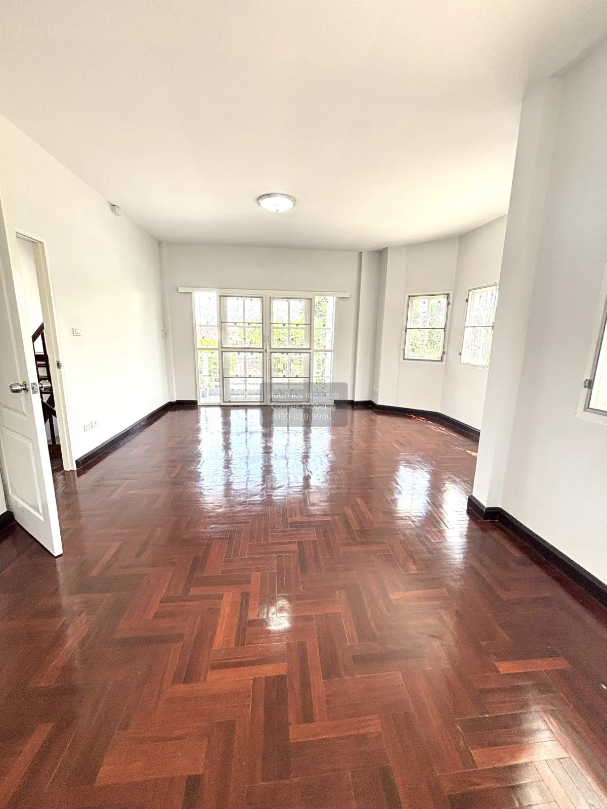 For Sale House , Baan Burirom Ramintra-Safari , corner unit , Sam
