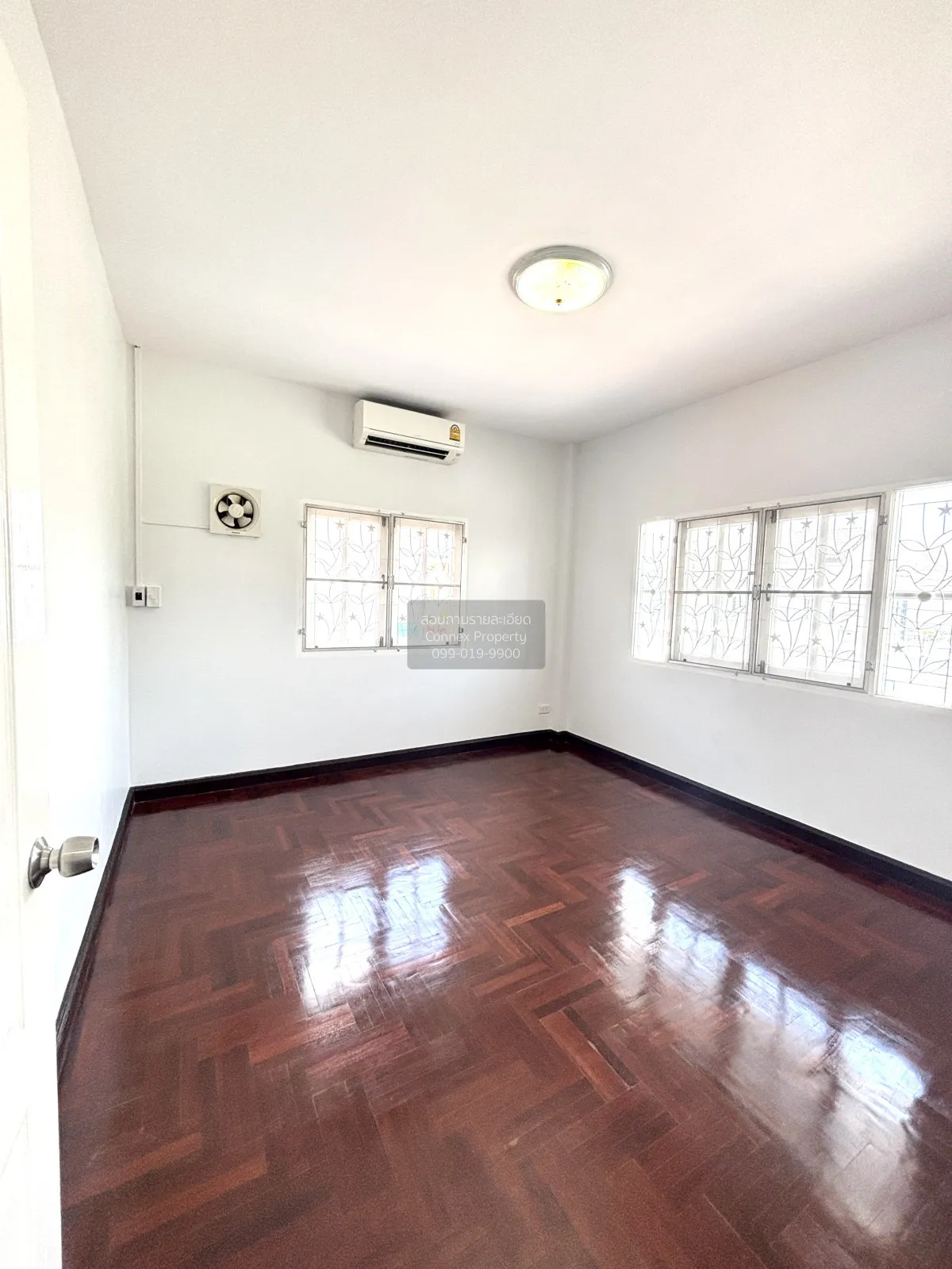 For Sale House , Baan Burirom Ramintra-Safari , corner unit , Sam