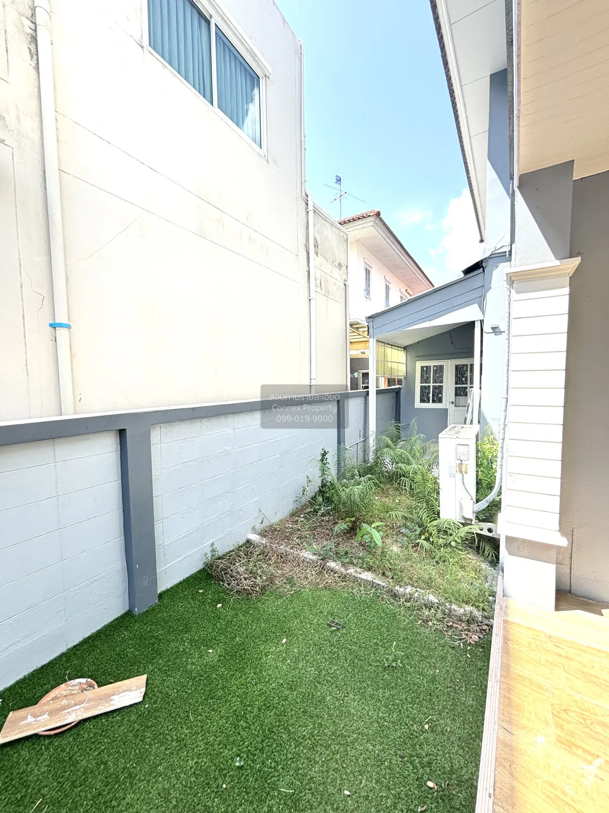 For Sale House , Baan Burirom Ramintra-Safari , corner unit , Sam