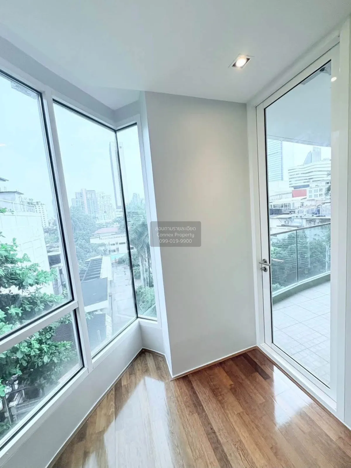 For Sale Condo , Beverly 33 , corner unit , wide frontage , newly 2