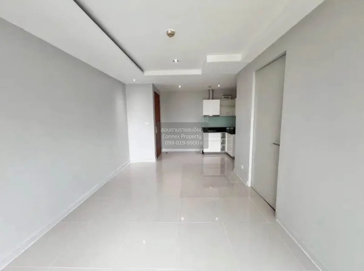 For Sale Condo , Beverly 33 , corner unit , wide frontage , newly