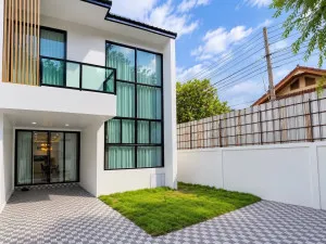 For Rent 2-story townhome in Bang Lamung - Na Kluea , Mueang Phata , Bang Lamung , Chon Buri , CX-183572