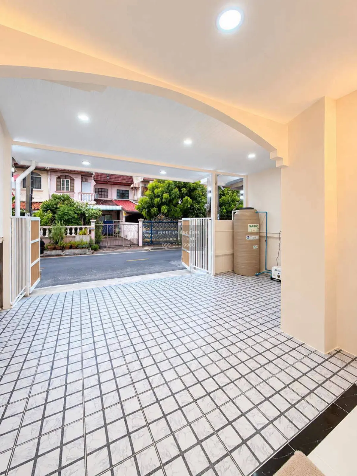 For Sale Townhouse/Townhome  , Baan Buathong 1 , corner unit , ne 2