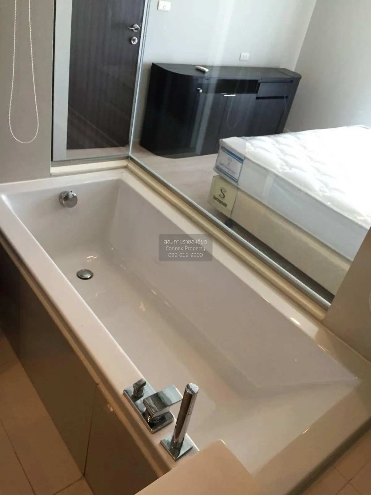 FOR RENT condo , RHYTHM Sukhumvit 44/1 , BTS-Phra Khanong , Phra 