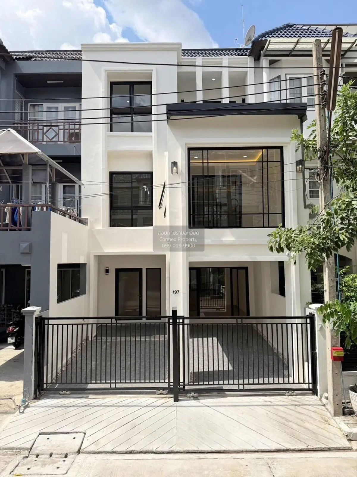 For Sale Townhouse/Townhome  , Town in Town Lat Phrao 94 , newly  1