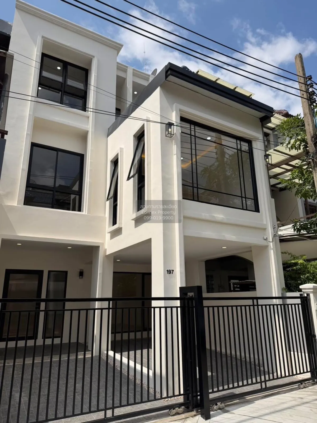 For Sale Townhouse/Townhome  , Town in Town Lat Phrao 94 , newly  2