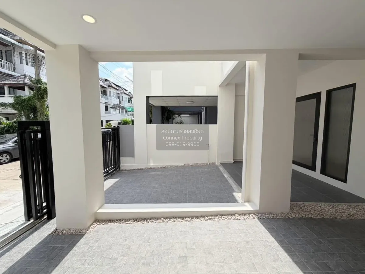 For Sale Townhouse/Townhome  , Town in Town Lat Phrao 94 , newly 