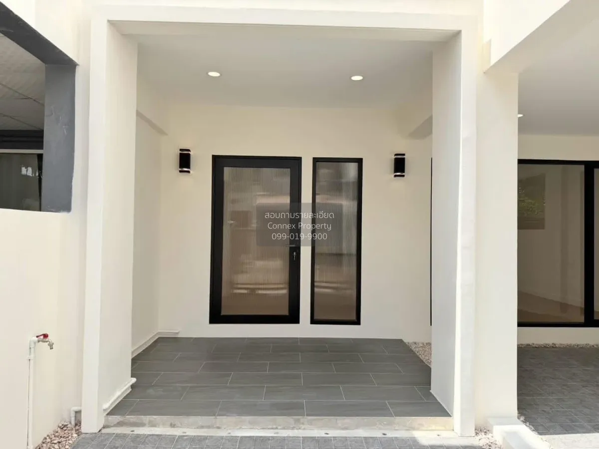 For Sale Townhouse/Townhome  , Town in Town Lat Phrao 94 , newly 