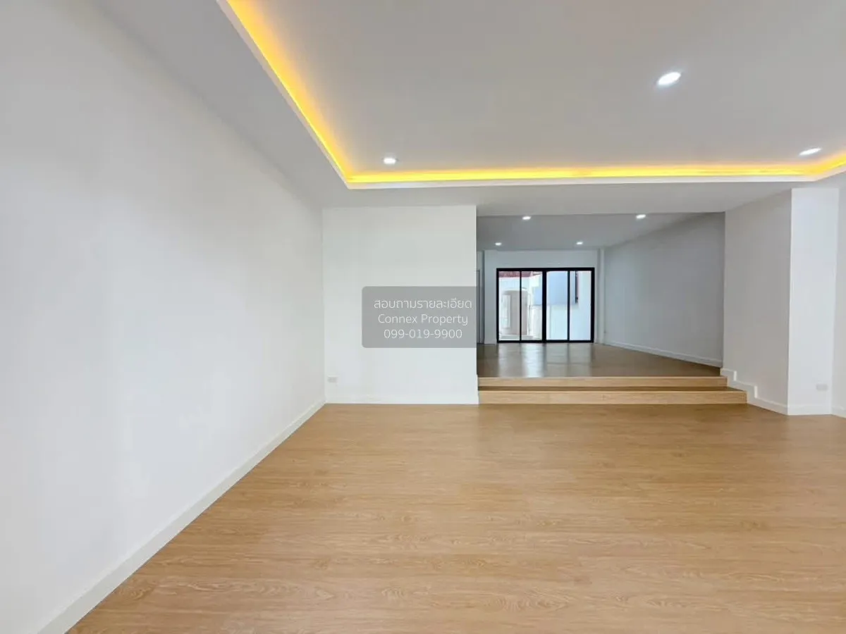 For Sale Townhouse/Townhome  , Town in Town Lat Phrao 94 , newly 