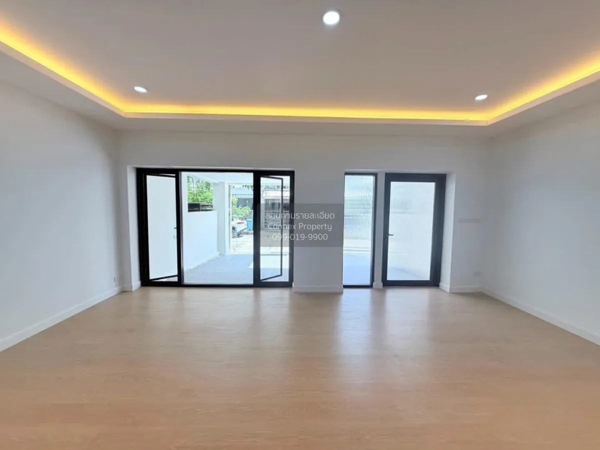 For Sale Townhouse/Townhome  , Town in Town Lat Phrao 94 , newly 