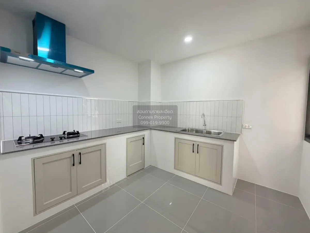 For Sale Townhouse/Townhome  , Town in Town Lat Phrao 94 , newly 