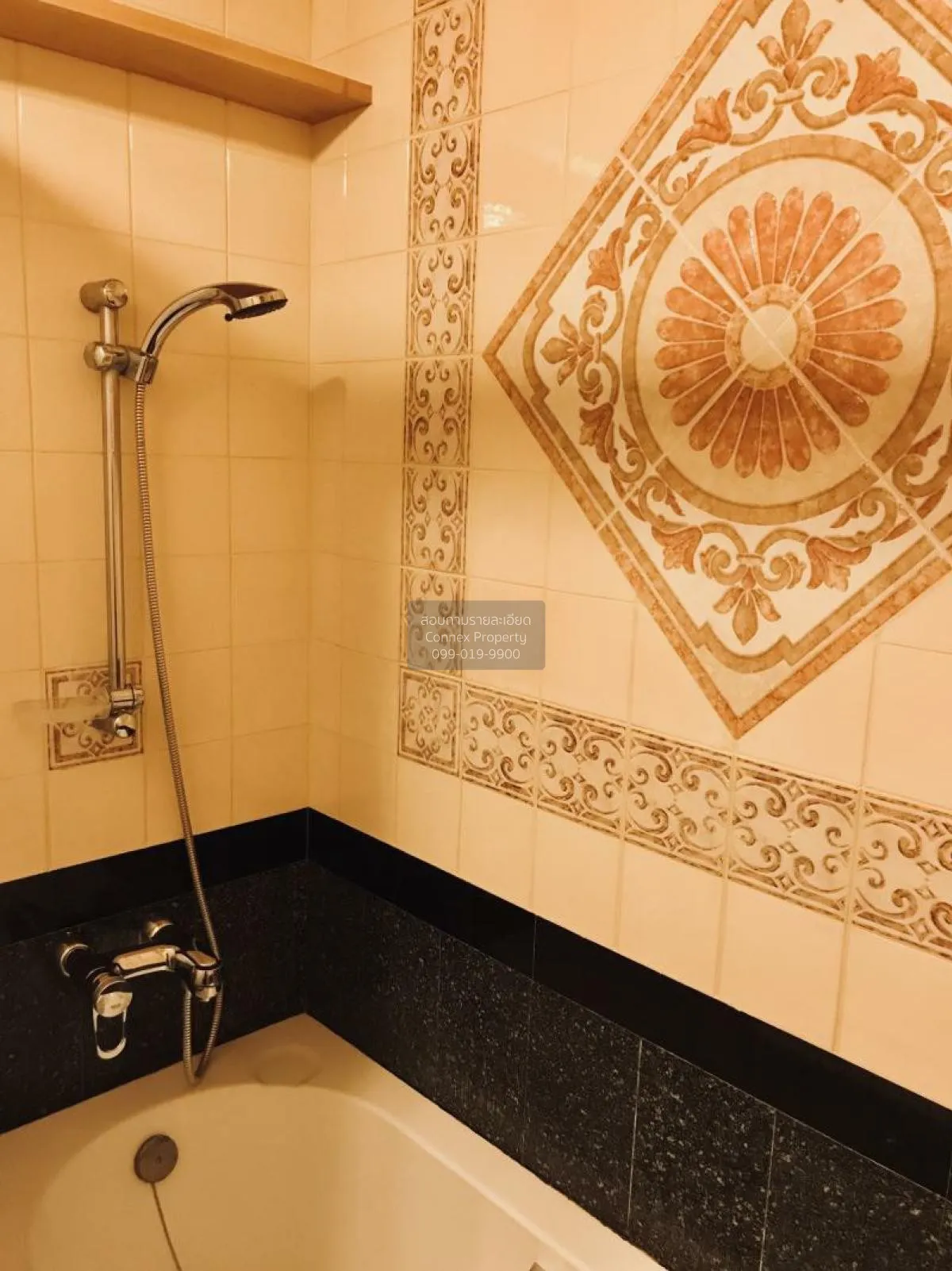 FOR RENT condo , The Royal Place 2 , BTS-Ratchadamri , Lumpini , 