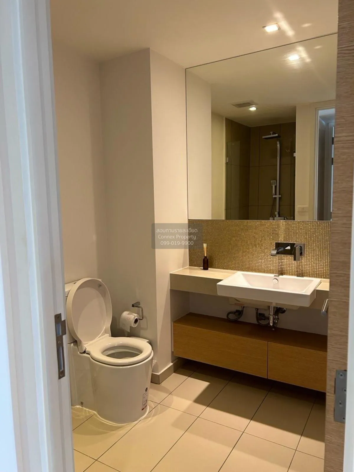 FOR SALE condo , The Lofts Ekkamai , BTS-Ekkamai , Phra Khanong N