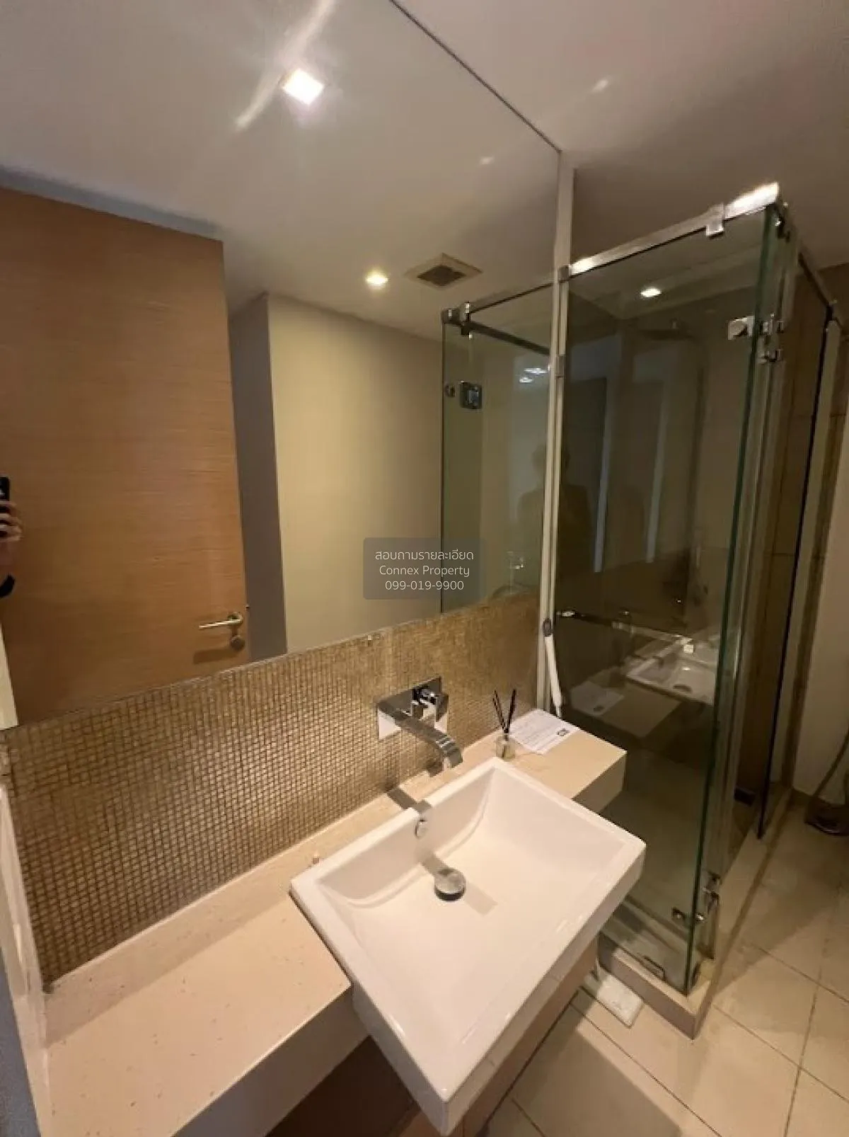 FOR RENT condo , The Lofts Ekkamai , BTS-Ekkamai , Phra Khanong N