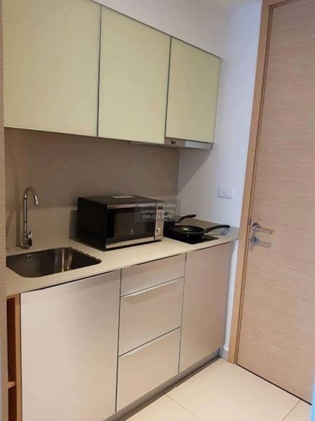 FOR RENT condo , The Lofts Ekkamai , BTS-Ekkamai , Phra Khanong N 3