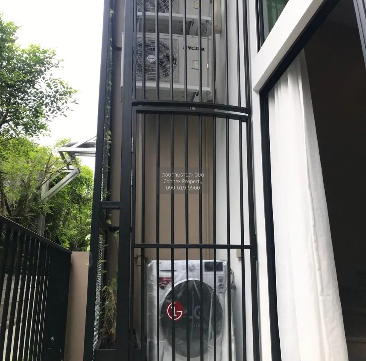 FOR RENT condo , Blossom Condo @ Sathorn Charoenrat , BTS-Surasak