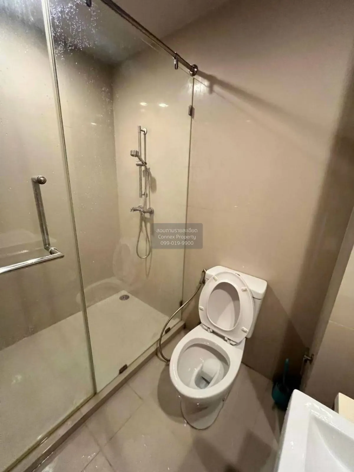 FOR RENT condo , Hive Taksin , BTS-Wongwian Yai , Khlong Ton Sai  3