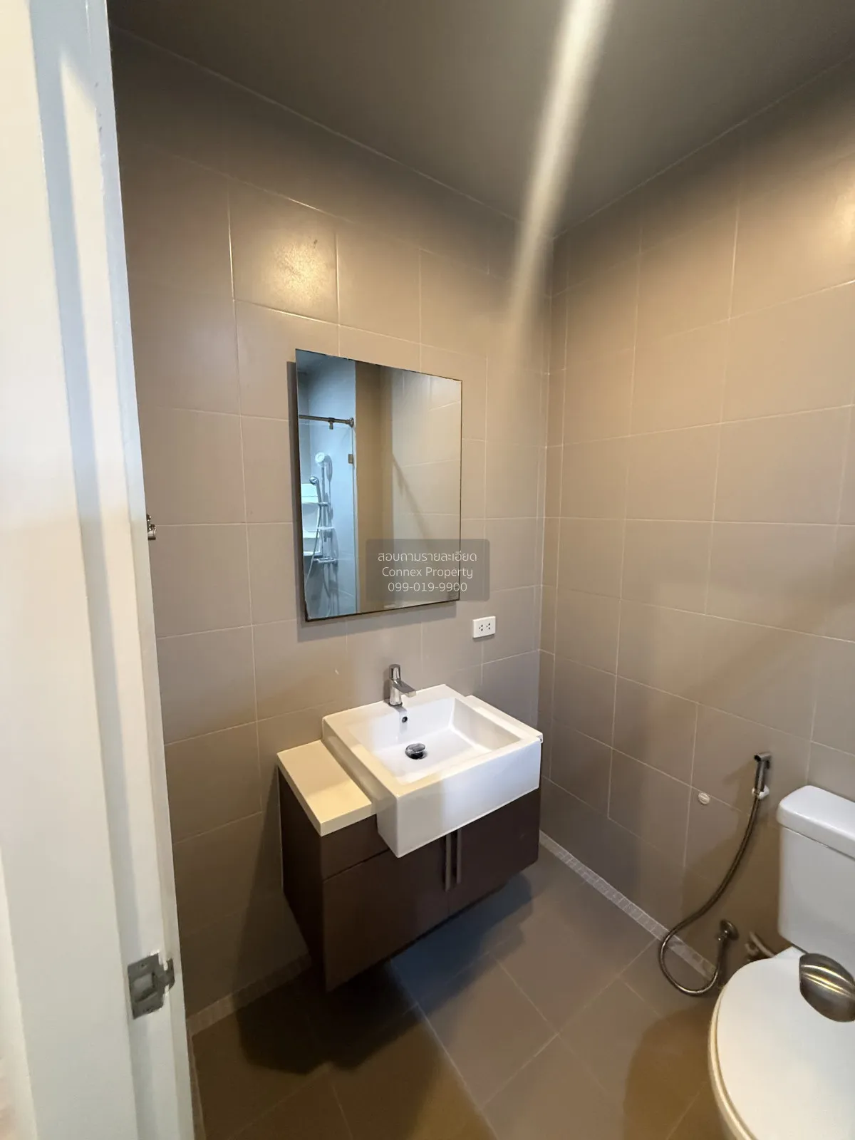 เช่าคอนโด  ไฮฟ์ สาทร BTS-กรุงธนบุรี คลองต้นไทร เขต คลองสาน กรุงเท