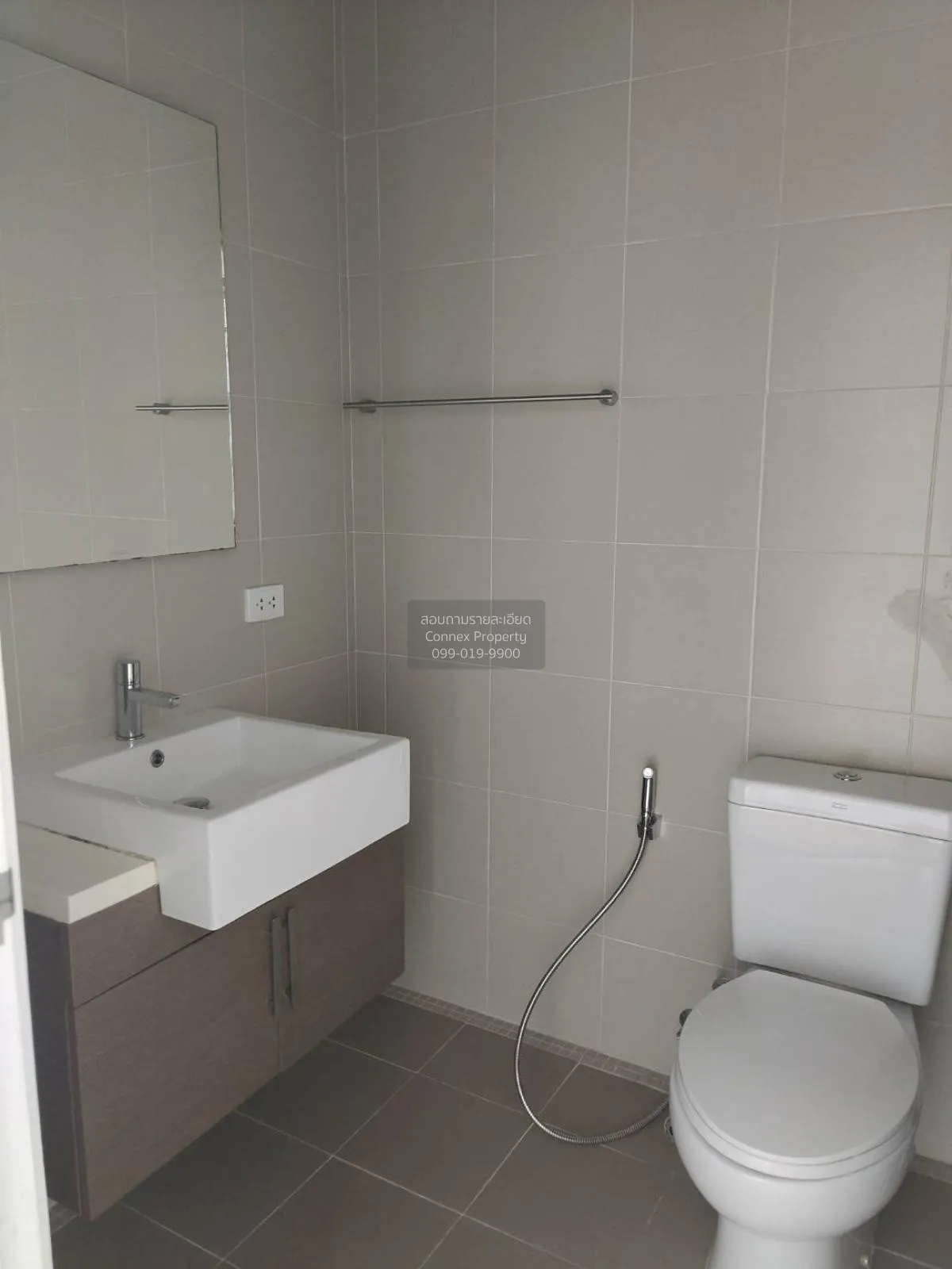 FOR RENT condo , Hive Sathorn , BTS-Krung Thon Buri , Khlong Ton 