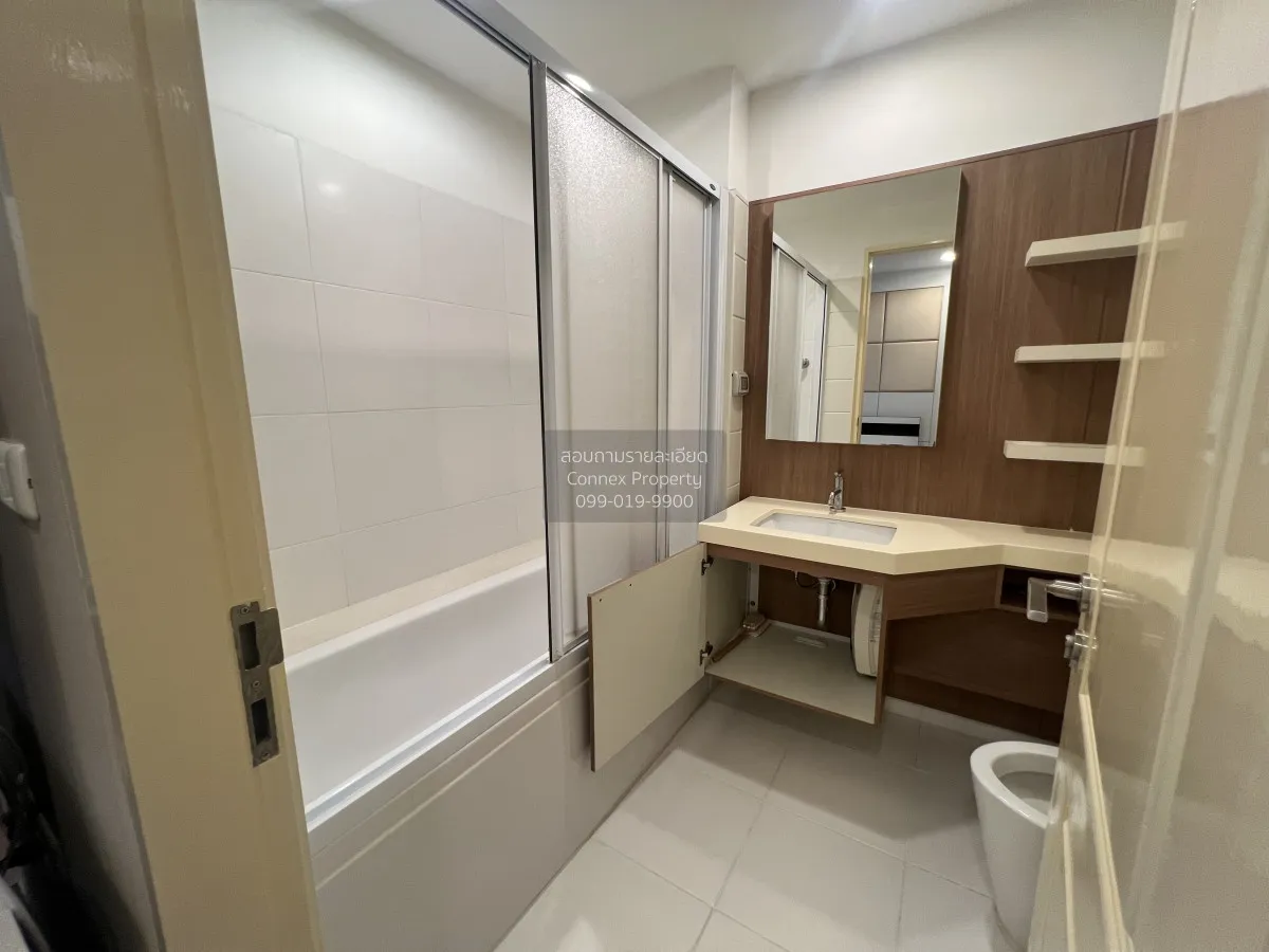 FOR RENT condo , Q House Sathorn , high floor , BTS-Krung Thon Bu