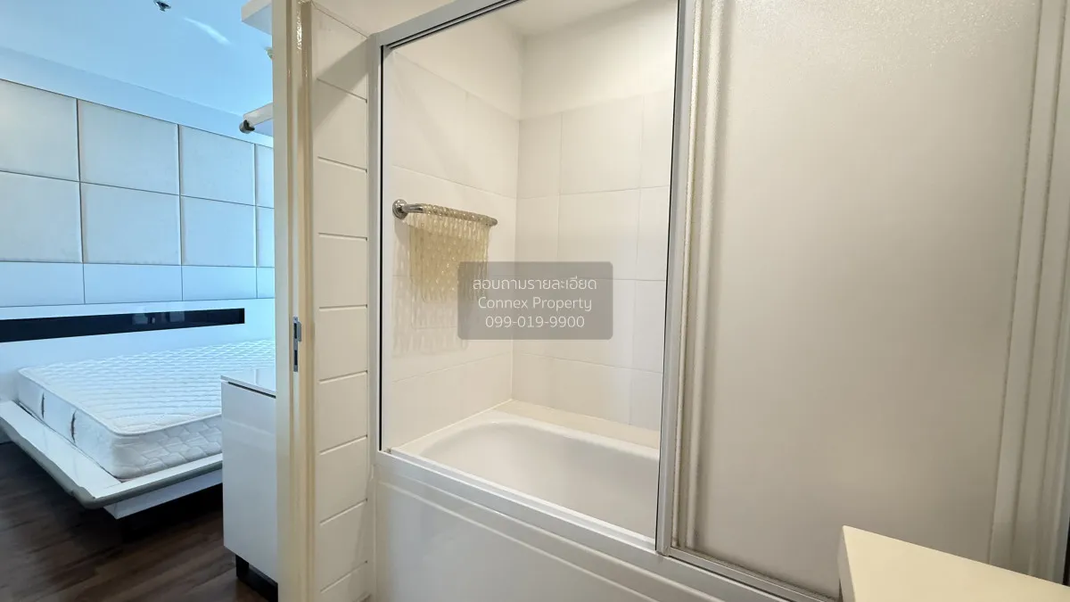 FOR RENT condo , Q House Sathorn , high floor , BTS-Krung Thon Bu
