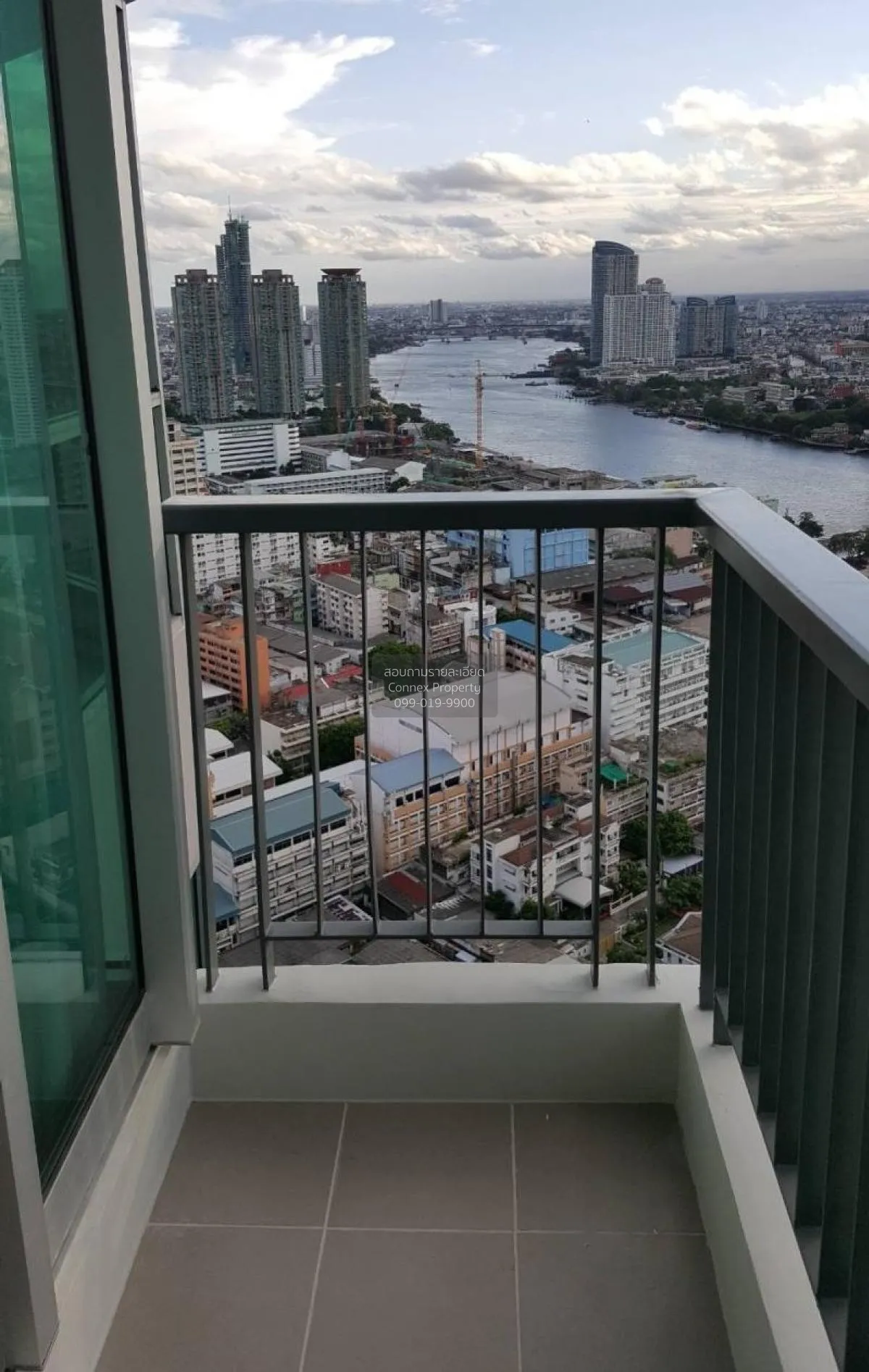 เช่าคอนโด  ริทึ่ม สาทร BTS-สะพานตากสิน ทุ่งมหาเมฆ เขต สาทร กรุงเท