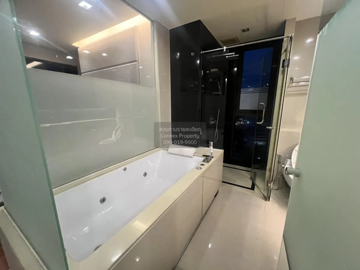 FOR RENT condo , The Address Sathorn , BTS-Saint Louis , Silom , 