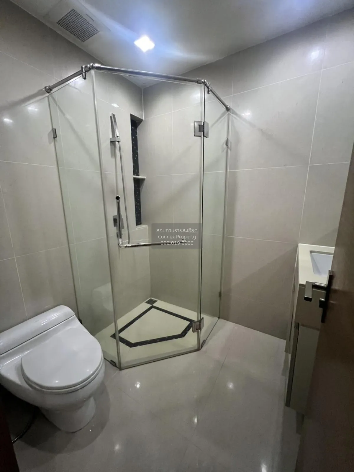 FOR RENT condo , The Address Sathorn , BTS-Saint Louis , Silom , 