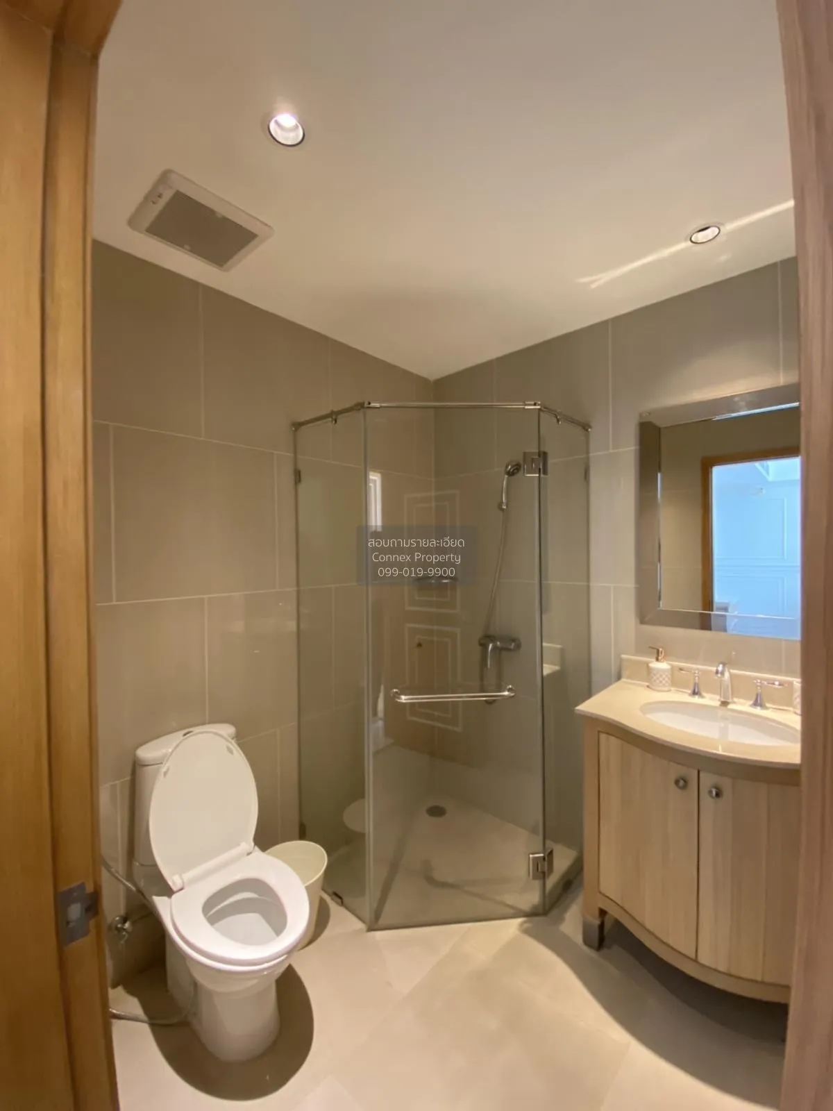 เช่าคอนโด  ดิ เอ็มไพร์ เพลส BTS-ช่องนนทรี ยานนาวา เขต สาทร กรุงเท