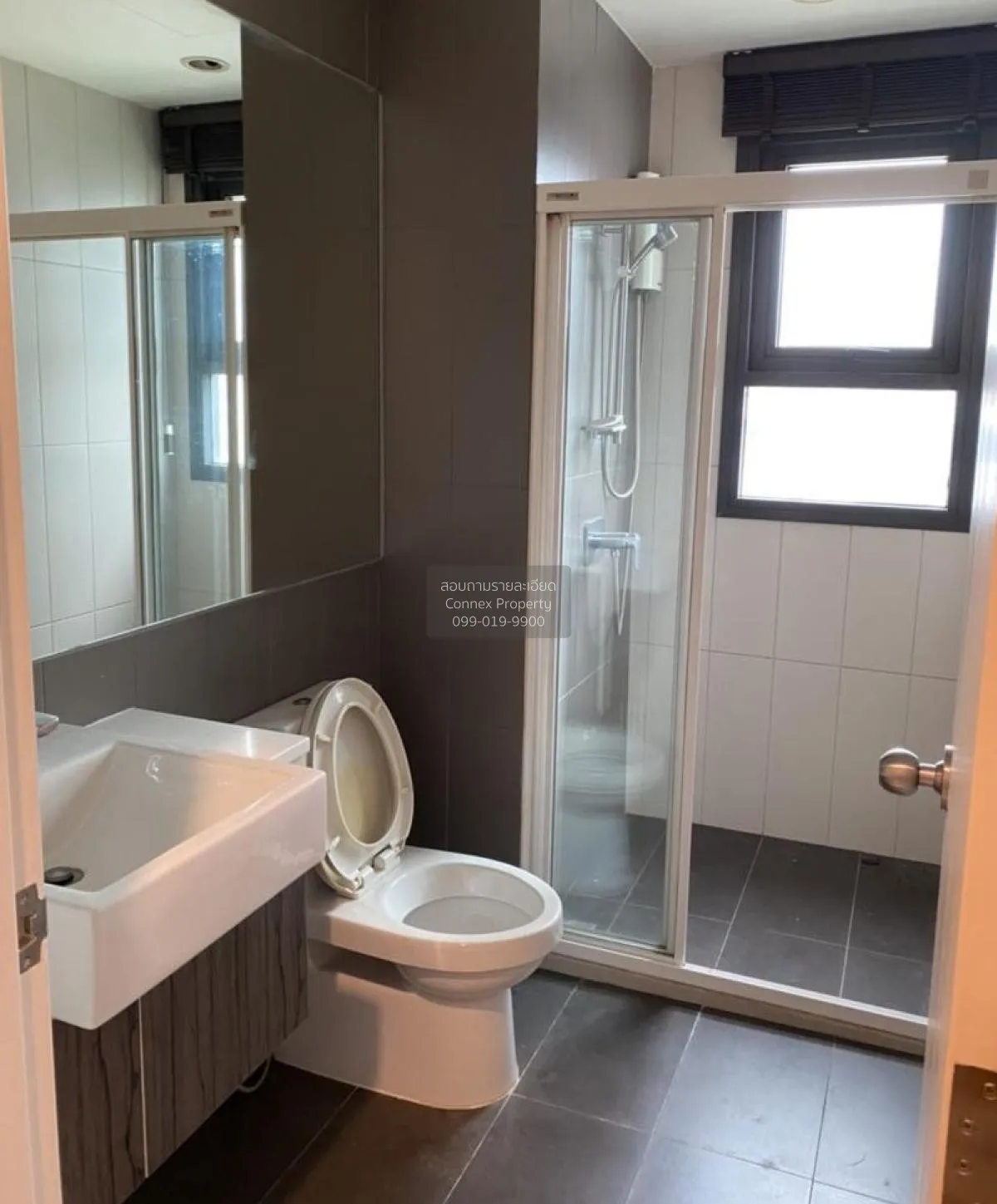 FOR RENT condo , Centric Ratchada - Huaikwang , corner unit , new