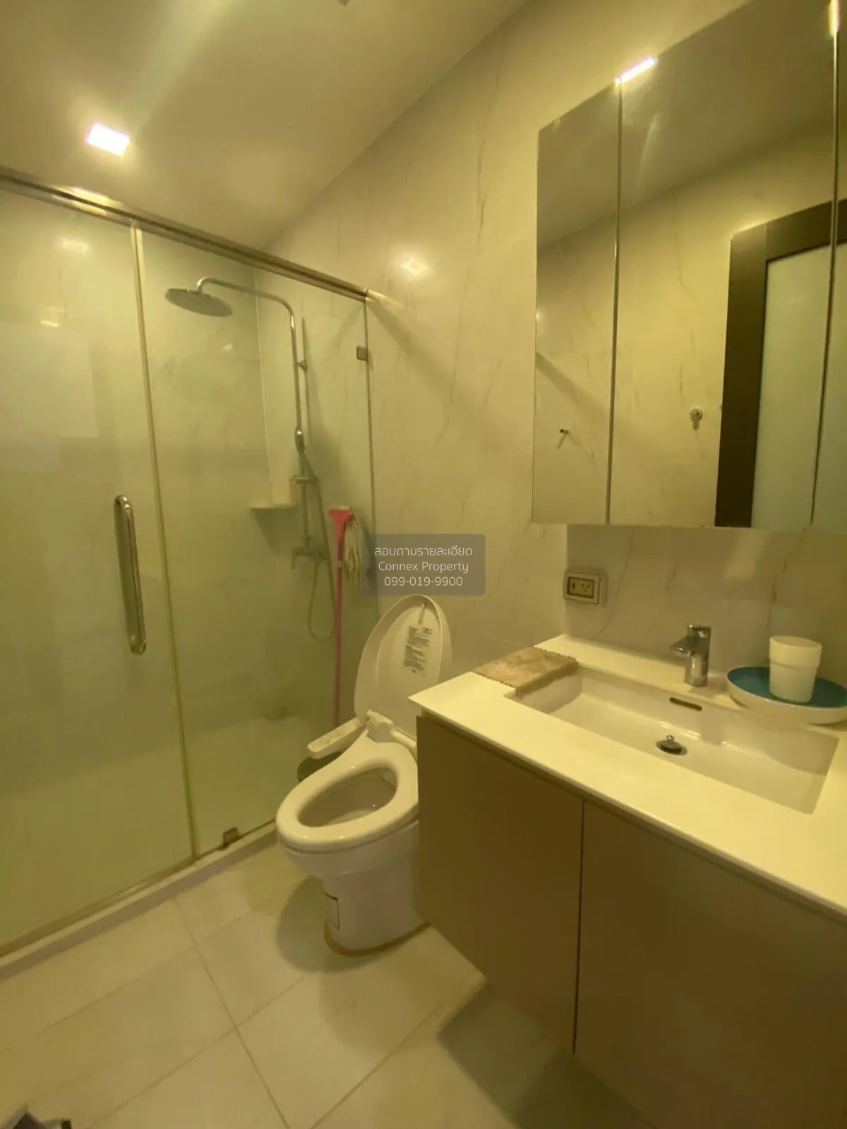 FOR RENT condo , Chewathai Residence Asoke , MRT-Phra Ram 9 , Mak