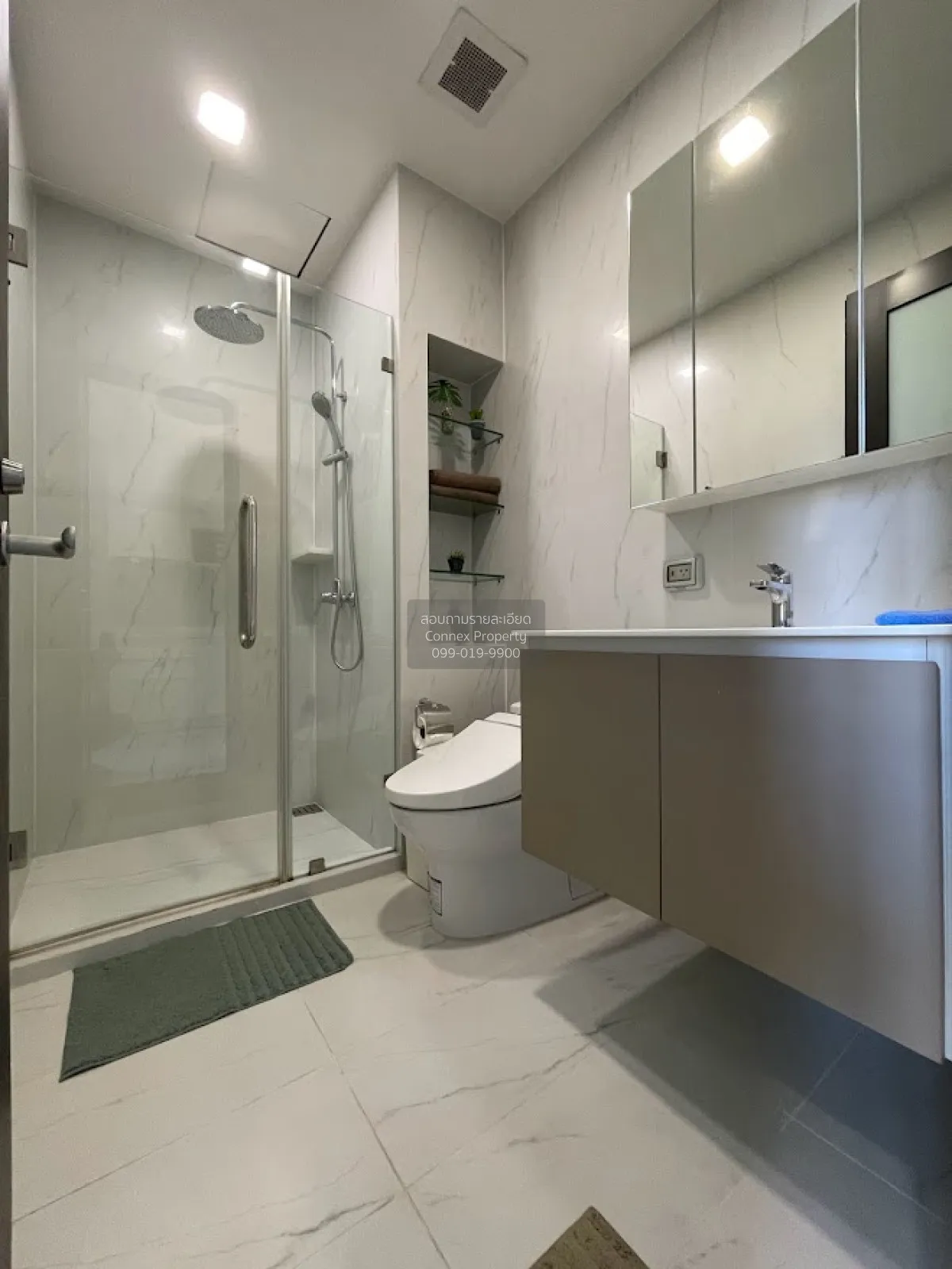 FOR RENT condo , Chewathai Residence Asoke , MRT-Phra Ram 9 , Mak