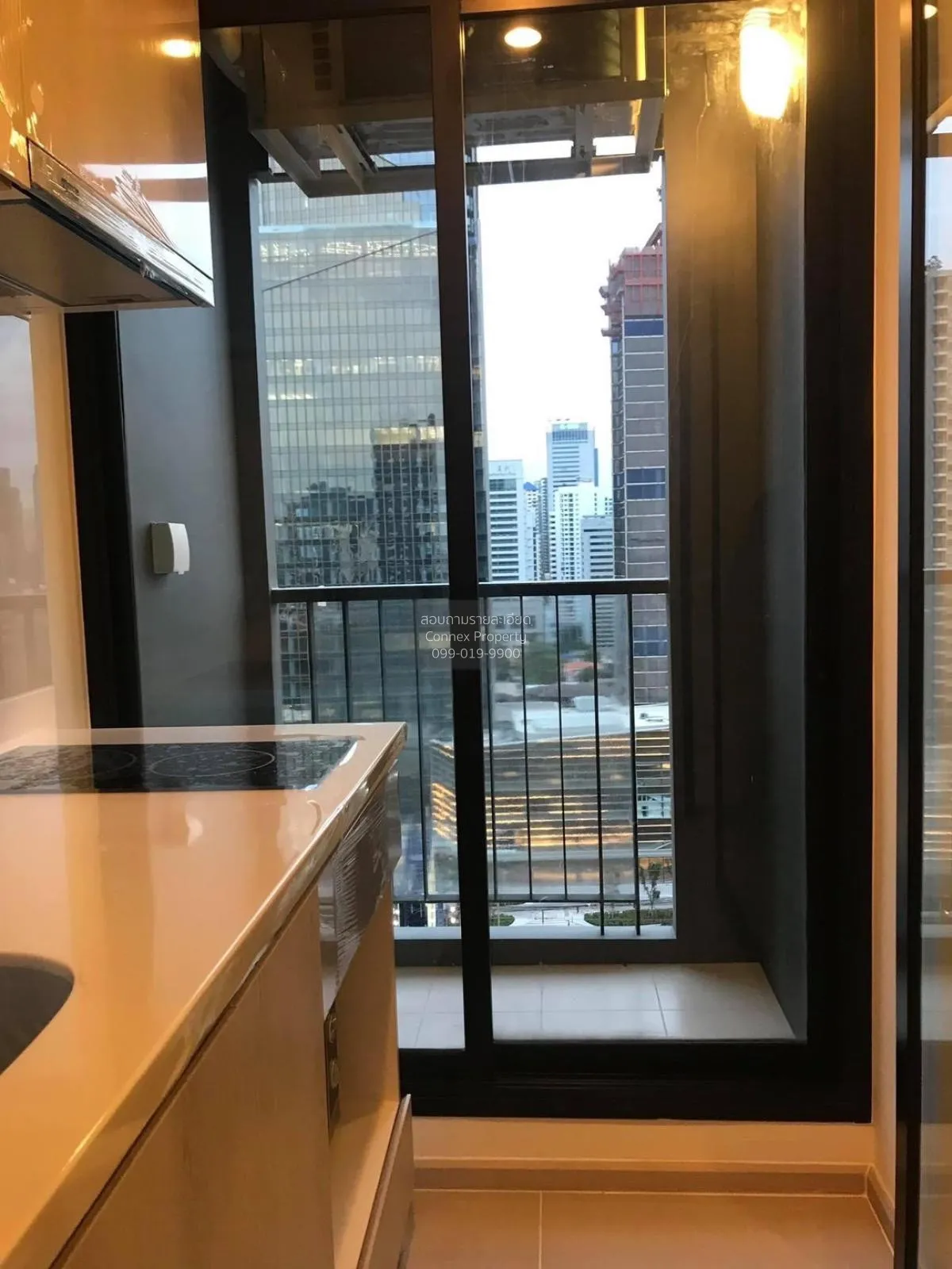 FOR SALE condo , Life Asoke , MRT-Phetchaburi , Bang Kapi , Huai 