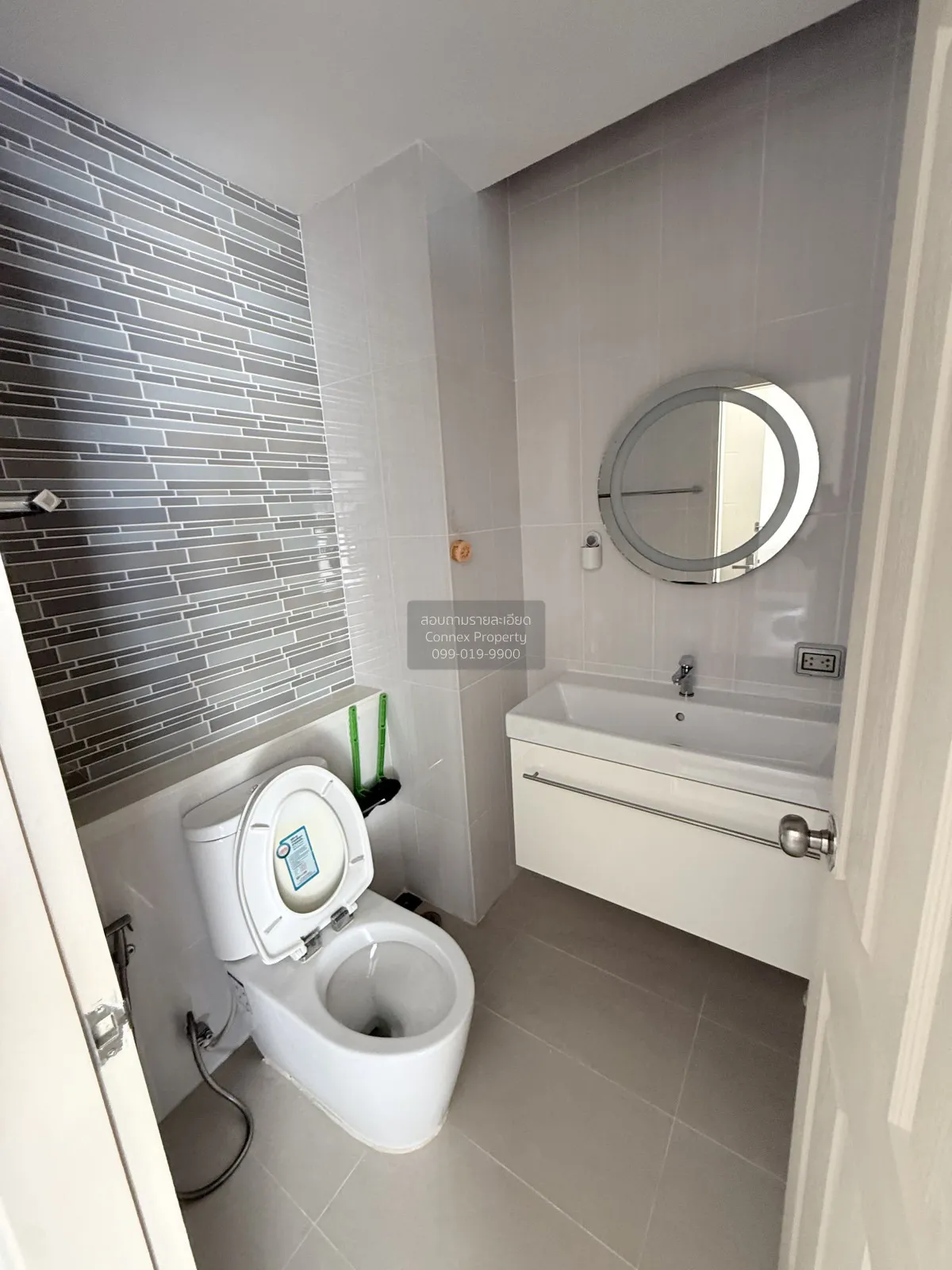 FOR RENT condo , Life @ Ladprao 18 , BTS-Ha Yaek Lat Phrao , Chom