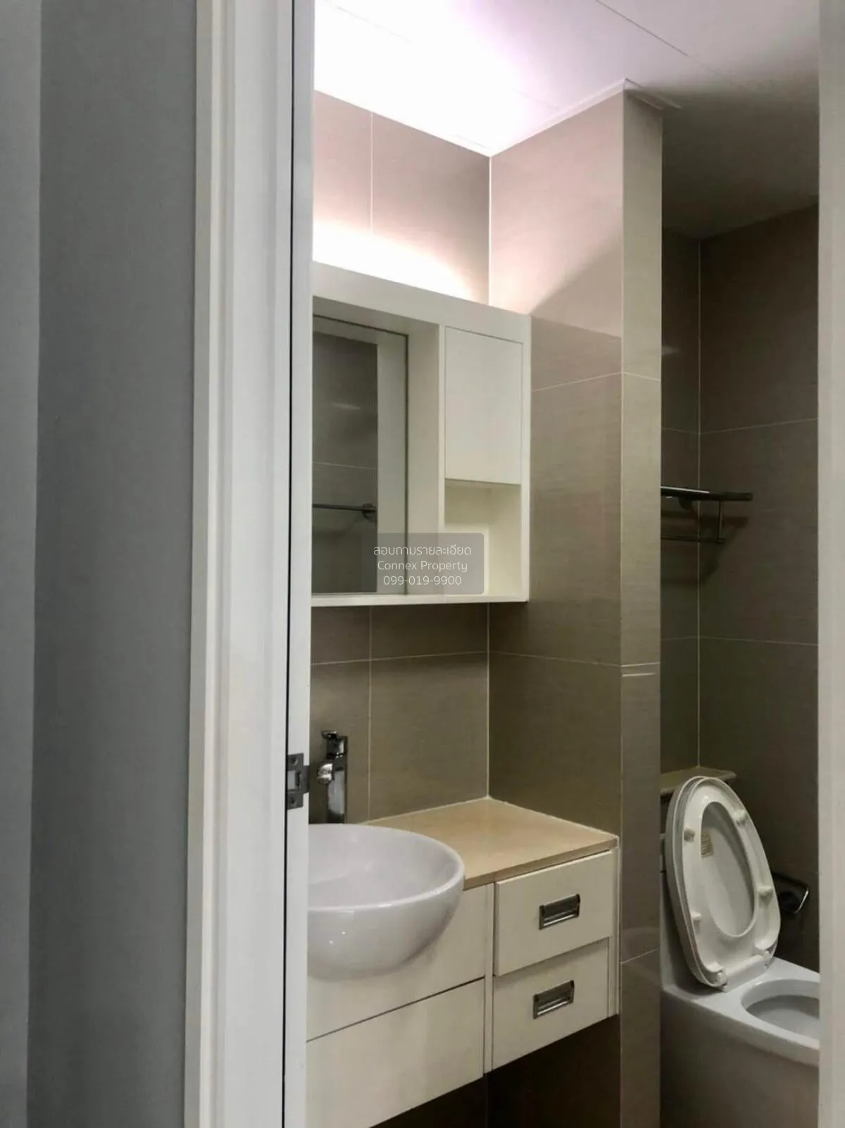 FOR RENT condo , TC Green Rama 9 , MRT-Phra Ram 9 , Huai Khwang ,