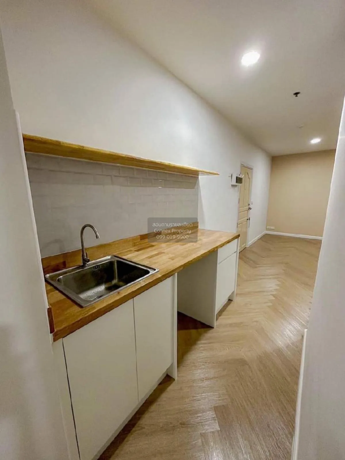 FOR SALE condo , Pathumwan Resort , high floor , BTS-Phaya Thai ,