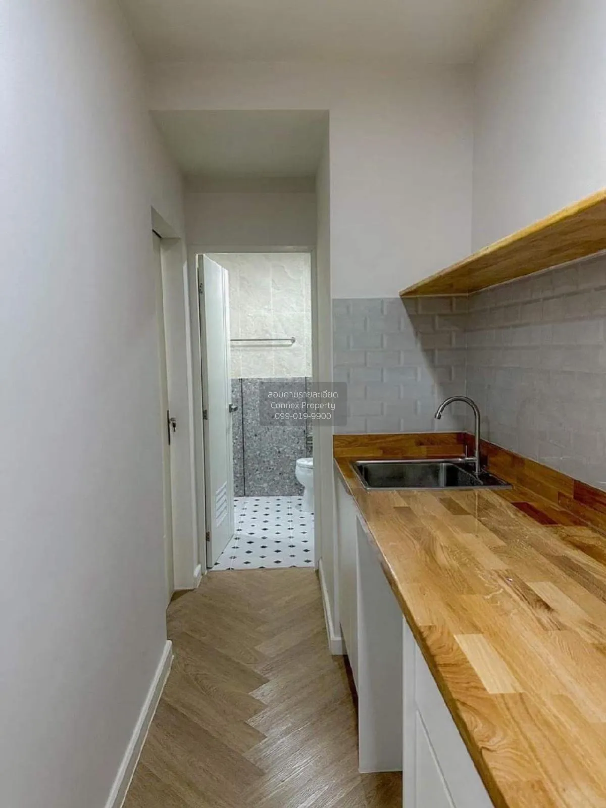 FOR SALE condo , Pathumwan Resort , high floor , BTS-Phaya Thai ,