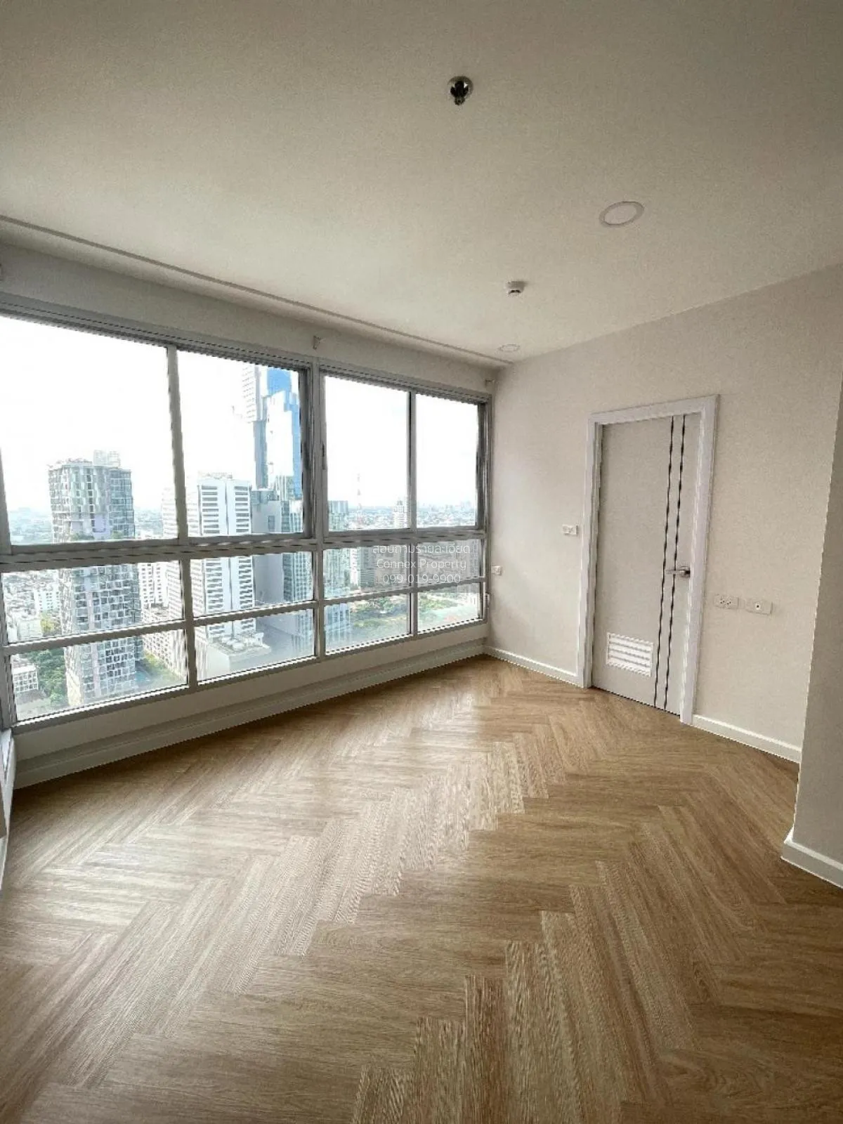 FOR SALE condo , Pathumwan Resort , high floor , BTS-Phaya Thai ,