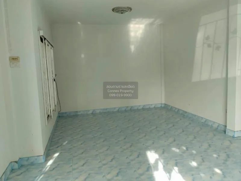 Townhouse for sale Yu Charoen Village 3, Khlong 4, Lat Sawai, Lam 4