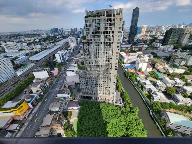 เช่าคอนโด  เดอะ เบส เพชรบุรี - ทองหล่อ วิวสวย ชั้นสูง MRT-เพชรบุร