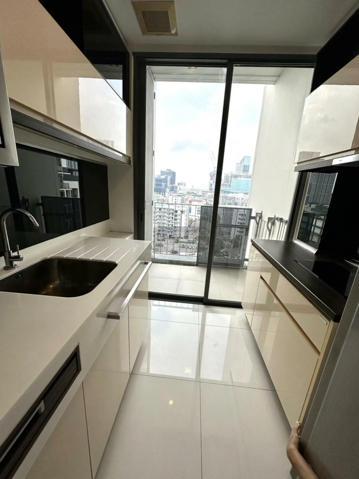 FOR RENT condo , The Room Sukhumvit 62 , high floor , BTS-Punnawi 4