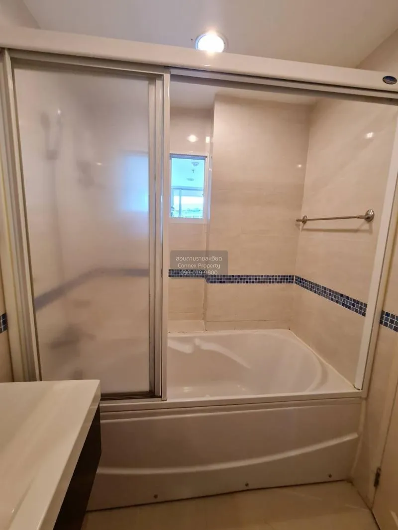 FOR RENT condo , Life @ Sukhumvit 65 , high floor , BTS-Ekkamai ,