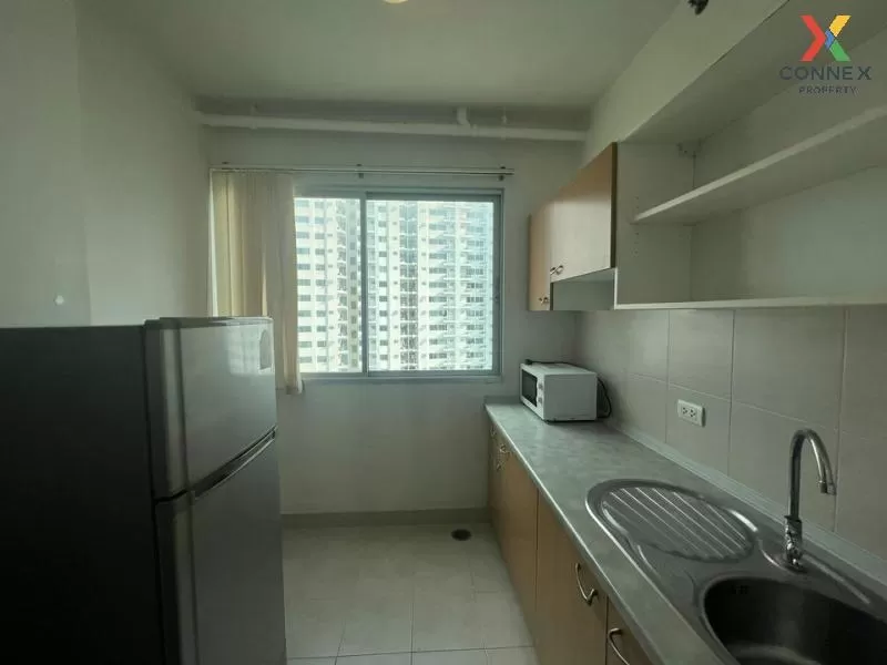 FOR SALE condo , Supalai Park Kaset , nice view , high floor , BT 4