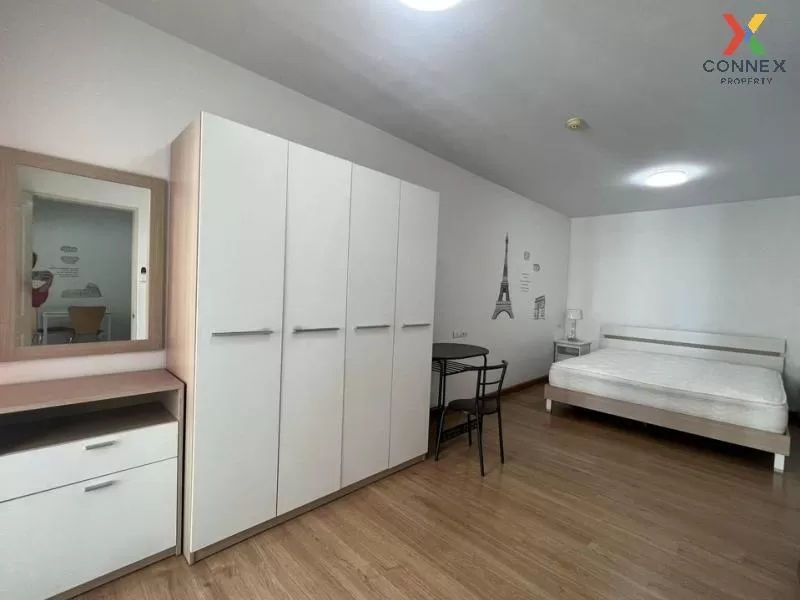 FOR SALE condo , Supalai Park Kaset , nice view , high floor , BT