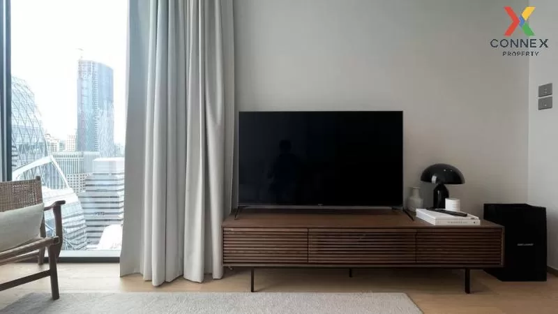 FOR SALE condo , 28 Chidlom , nice view , high floor , BTS-Chit L 2