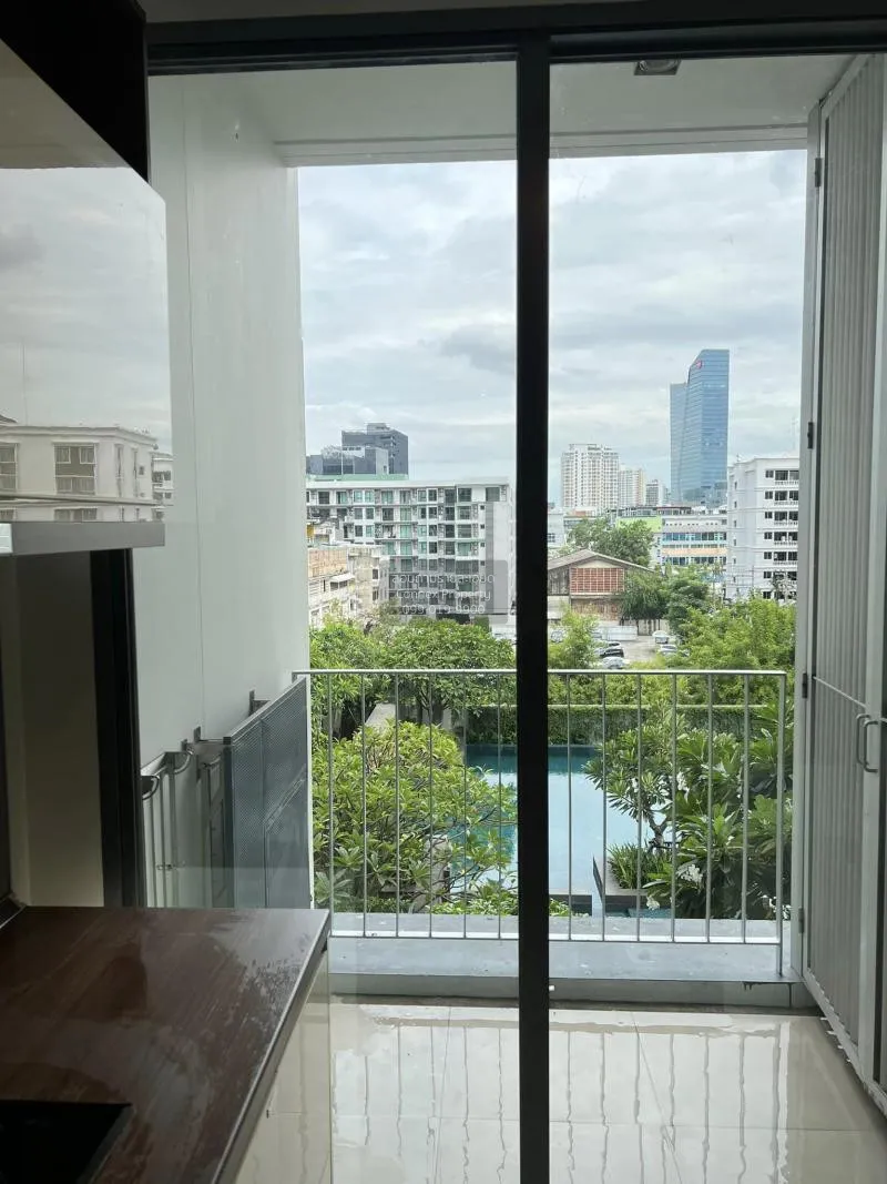FOR RENT condo , The Room Sukhumvit 62 , nice view , river view ,