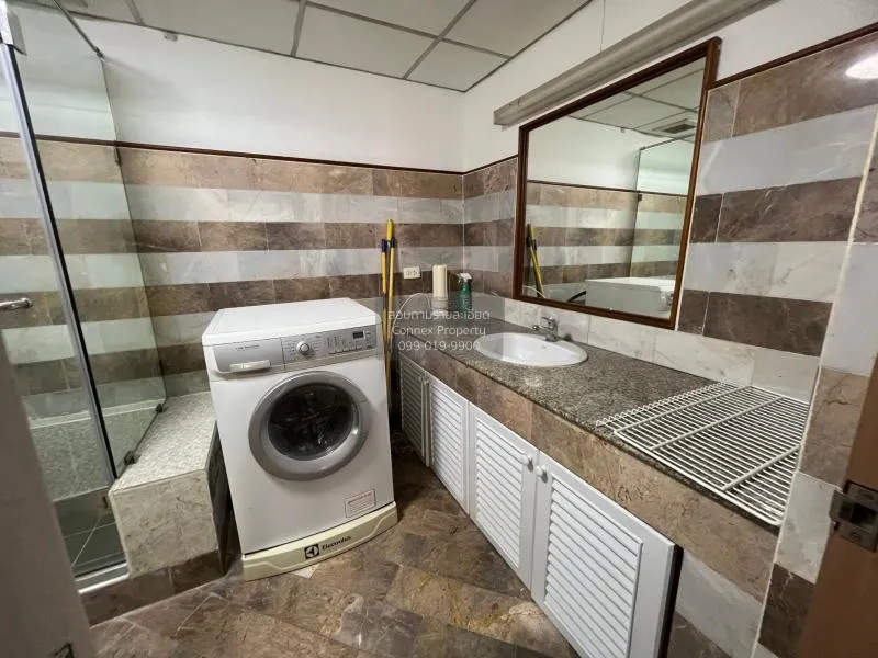 FOR RENT condo , Sukhumvit Suite , nice view , high floor , BTS-N