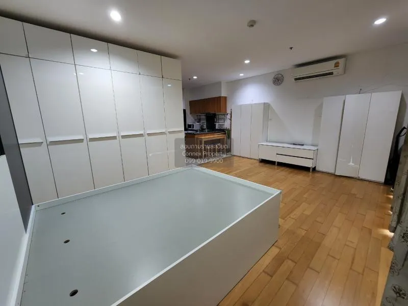 FOR RENT condo , Villa Sathorn , corner unit , BTS-Krung Thon Bur 4