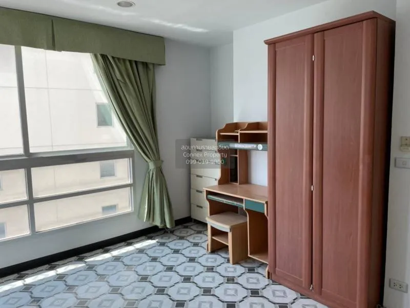 FOR SALE condo , Sathorn House , BTS-Saint Louis , Silom , Bang R